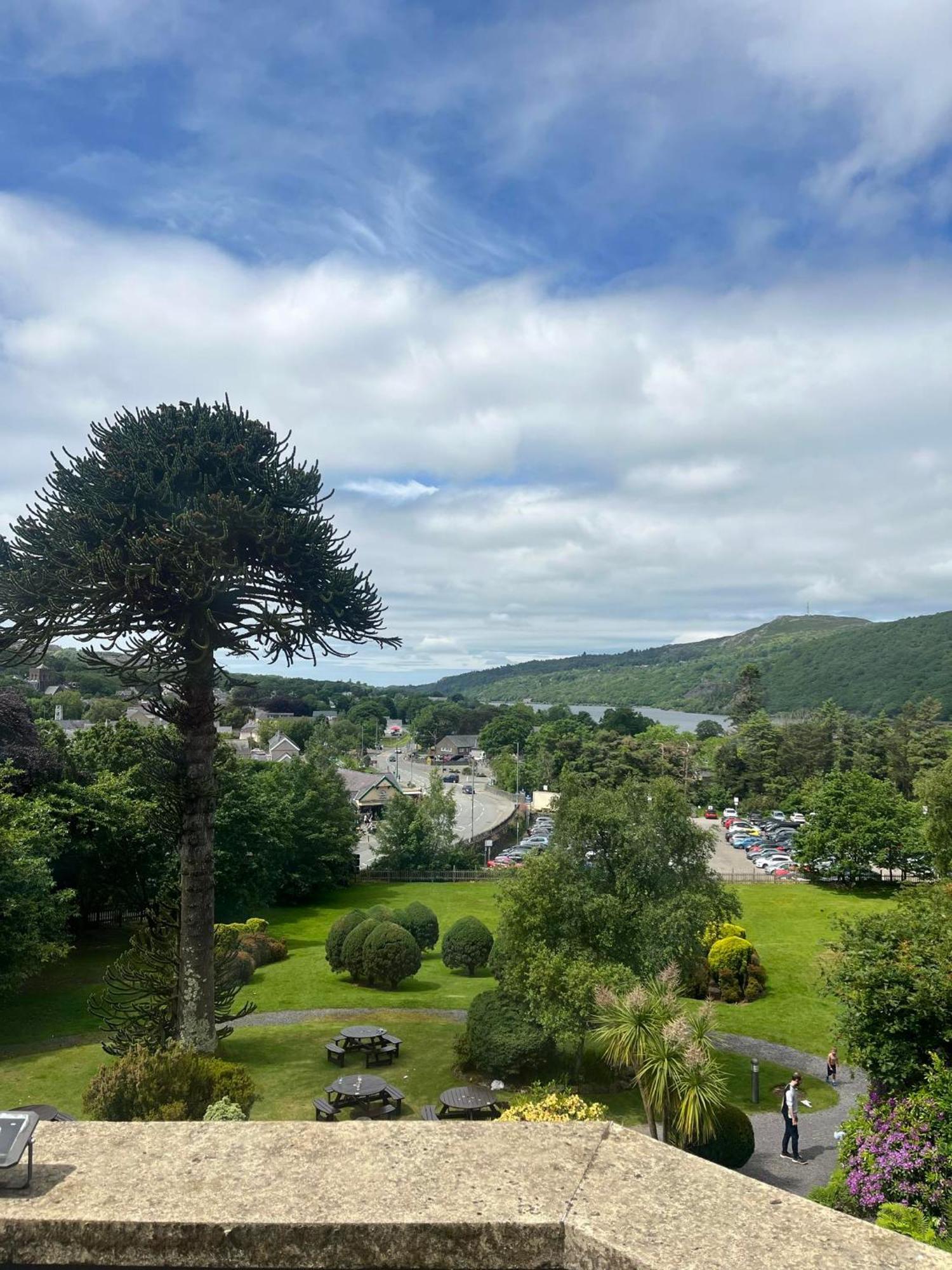 Royal Victoria Hotel Snowdonia Ланберис Екстериор снимка
