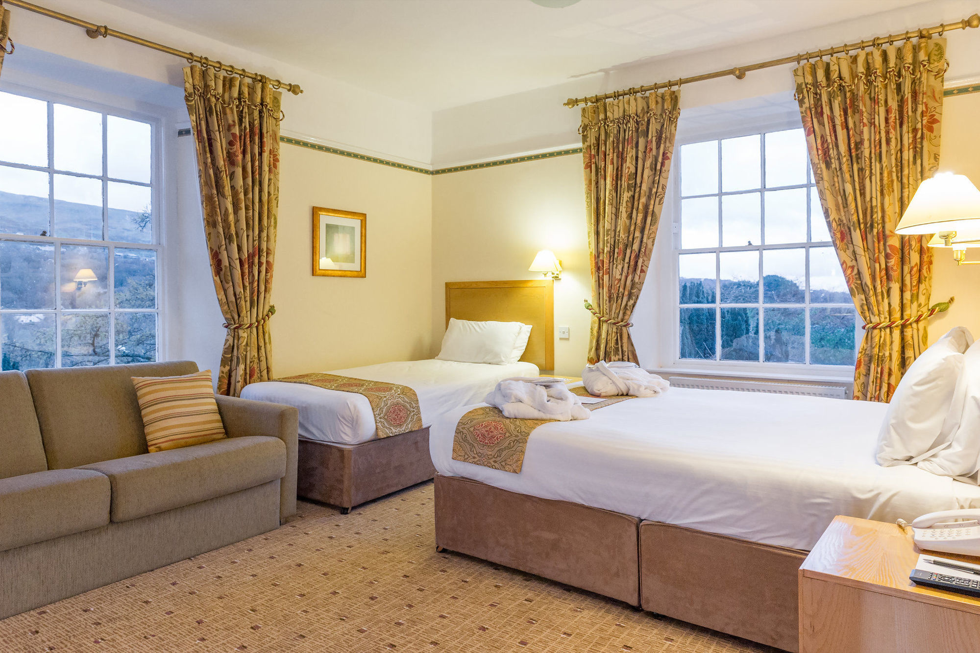 Royal Victoria Hotel Snowdonia Ланберис Екстериор снимка